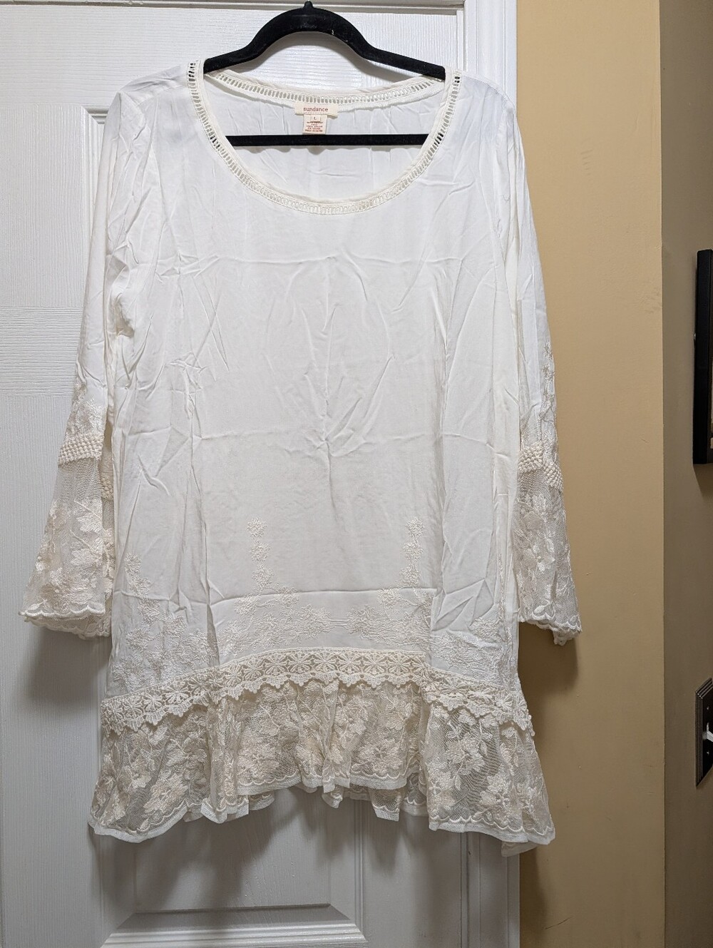 SUNDANCE: Embroidered 3/4 Bell Sleeves Rayon Lace Tunic Such Beautiful Details